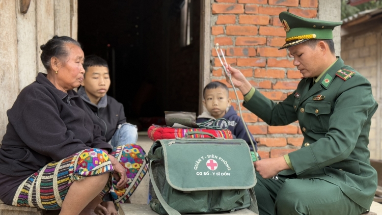Là đìa tzảng ziêm xanhz cạp ghến Sơn La
