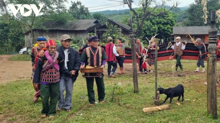 TAM SLAI PJÁ ƠN SLẤN PHJA CÚA CẦN PA KÔ