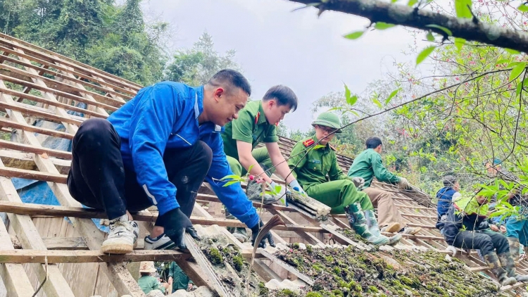 Bắc Kạn: Hưởng ứng Tháng Thanh niên bằng phong trào chung tay xóa nhà tạm, nhà dột nát