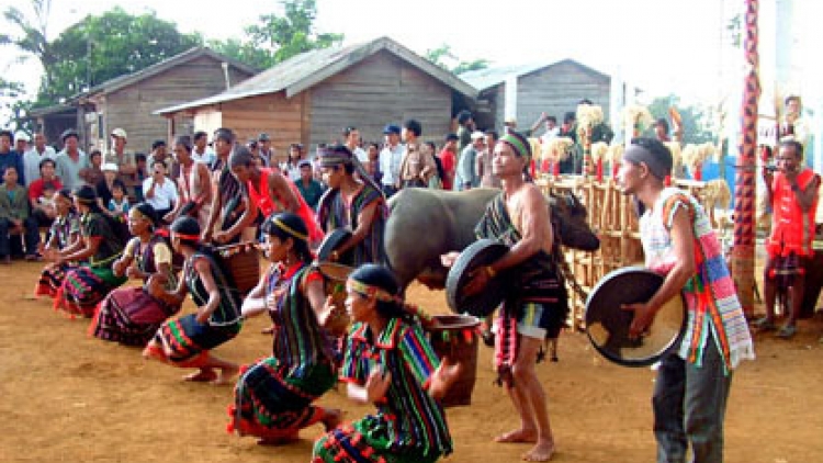 Tơdroăng tuăn pâ on veăng drêng krâ