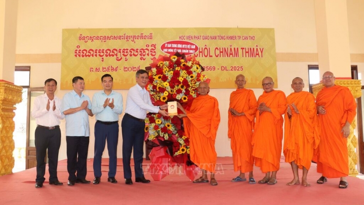 បរិយាកាសអំណរបុណ្យចូលឆ្នាំថ្មីប្រពៃណីខ្មែរនៅកឹងធើ