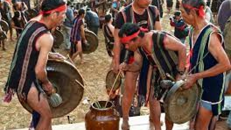 Eo muôi ngiế kuan tâi (Chàng trai mồ côi)