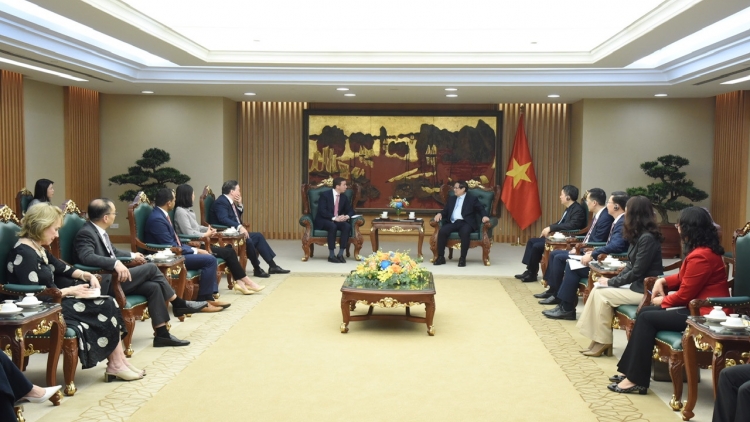 Pôa Phạm Minh Chính, Ngế pro xiâm hnê ngăn tơnêi têa tơdah Kăn xiâm râng liăn ’măn kơdĭng ‘no pêi cheăng Warburg Pincus