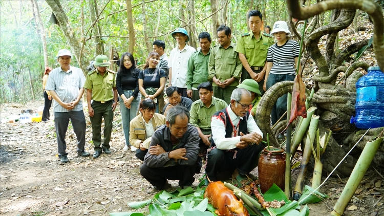 LẸ PJÁ ƠN SLẤN ĐÔNG CÚA PỈ NOỌNG CẦN GIA RAI