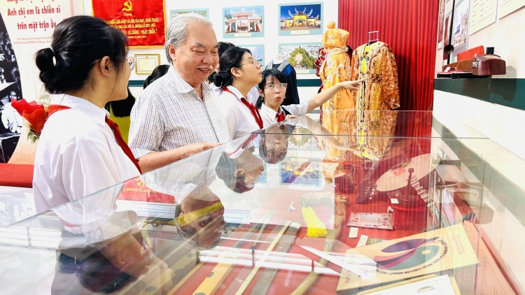 ភាពរីករាយក្នុងបរិយាកាសអក្សរសិល្ប៍-សិល្បៈ កឹនធើ ដំណាក់ផ្លូវ៥០ឆ្នាំ (១៩៧៥–២០២៥)