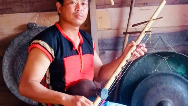    Bu klô Êđê mât mboăt n’hôm way ơm 