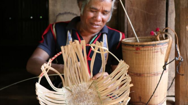 Jờng rơ cau ling khin cha jak chài Kpă Lơng