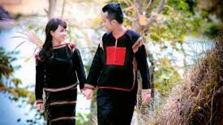Tơdroăng hơ ui pâ dêi péa ngế nâ o