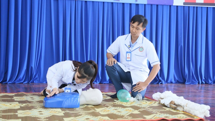 Mơdêk ivá ăm kăn ƀô̆ ngăn pơkeăng hbrâ mơdât xía vâ rong râ