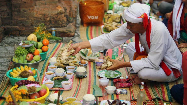KADHA BIAK KAREI DI BIMONG CAM LABAIH RIBAU THUN 