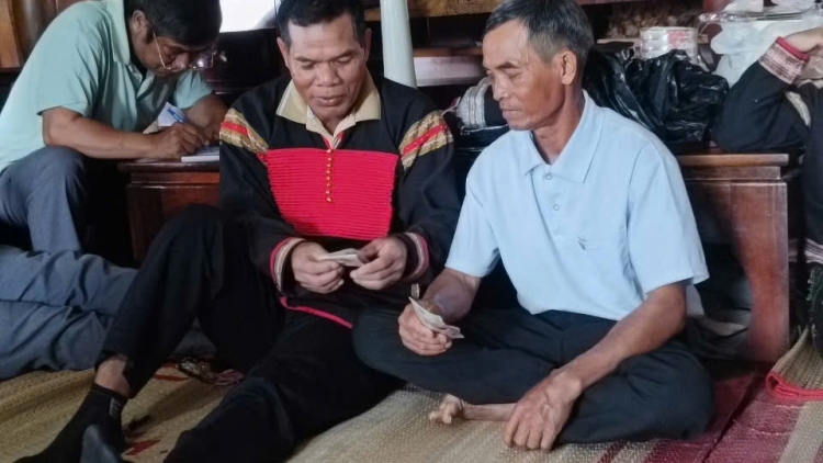 Nău uĕh ƀư njêng mê̆ kon bah nuĭh Êđê 