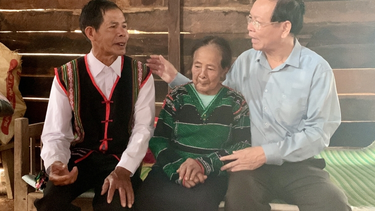 Mơnhông hnoăng dêi đảng viên tung kơdroh kơtiê a Dak Nông