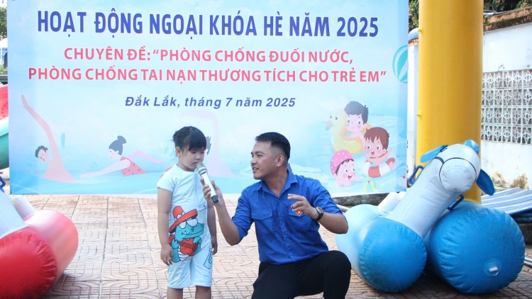 Hbrâ tơdroăng klê ăm vâi hdrêng a thôn pơlê dêi Dak Lak