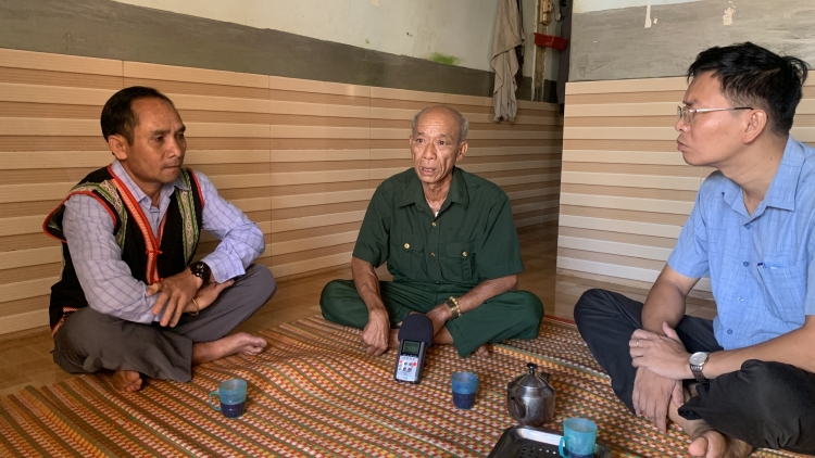 Hơtŏk hơnăp jang đơ̆ng đảng viên lơ̆m tơdrong jang tơjur tơnuh hin tơ̆ Đắk Nông