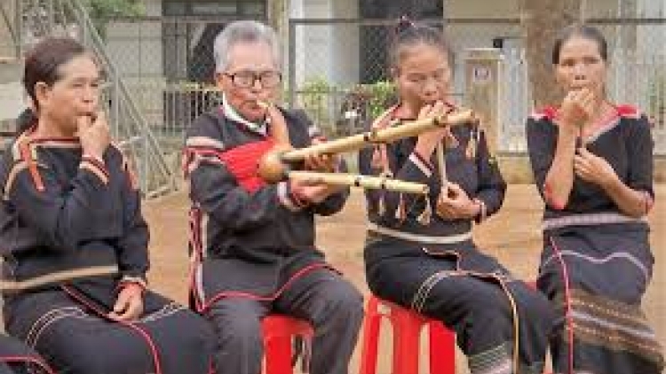 Bi mni kơ Awa Hô