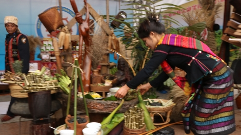 Bảo tồn văn hóa, phát triển du lịch vùng tây Quảng Trị