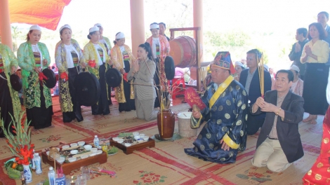 Những ngôi đình Mường nối liền thế kỷ  