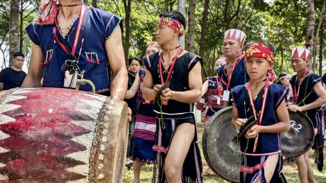 Nriêr pâuz lok cxuô mênhx cxưx cêr nênhx vênhx huôv jông hnuz 19-4-2025