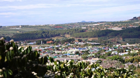 Pơjing tơring tơrang 'nao tơ̆ Tà Nung