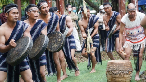 Jơnau đơs pơn đik kòn cau K' Ho