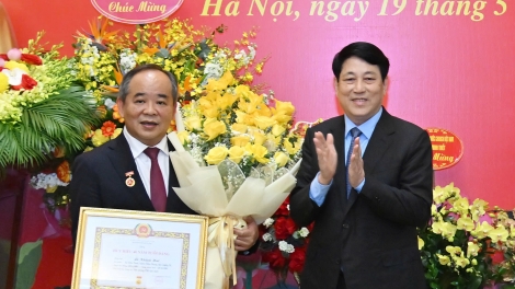 Khua mir sir ơi Lương Cường brơi Miđai 40 thun Ping gah kơ Khua anom bruă Khua mir sir