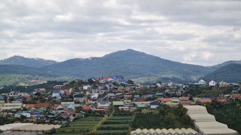 Lâm Đồng sền gròi bơtàu tơngguh đảng viên jak tàm tiah jơi bơtiàn dồ êt nă cau 