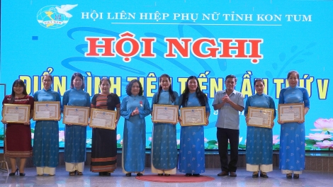 Phung mniê Kon Tum ngă klei Awa mtă, čŏng pô đĭ kyar kluôm dhuôm 