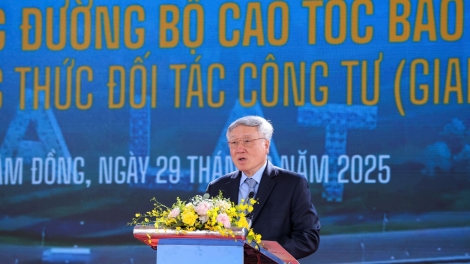 Ntơm ƀư nău kan trong têh Bảo Lộc- Liên Khương.