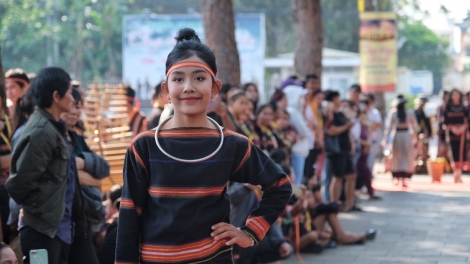 Parơtuk cim mơni bơyan phang lah jŭ 