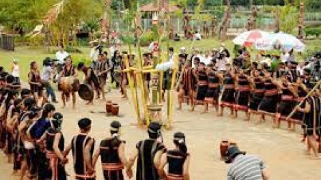 Ơ amĭ nih (Hỡi mẹ yêu dấu)