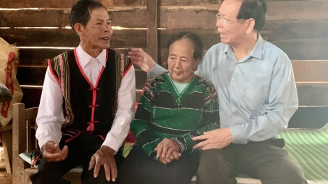 Ngui niam gơnoar broă bơh Đảng viên dê tàm tơrmù rơƀah tàm càr Dăk Nông