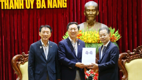 Khul tang măt ăn Quốc hội Hàn Quốc năm ngôi tơ̆ Đà Nẵng, hơtŏk tơdrong jang hơdoi năm truh APEC 2025