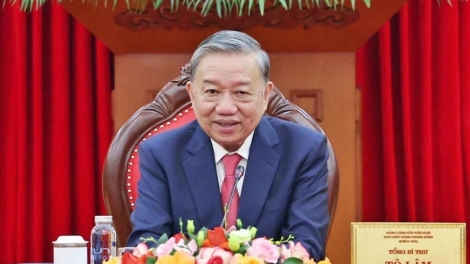 Khua gĭt gai Đảng Tô Lâm leh anăn Khua mil čhil Mi  Donald Trump bi trông hlăm đĭng blŭ