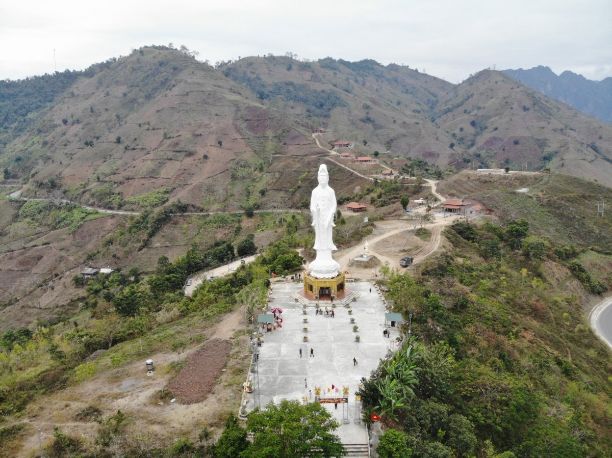 Quỳnh Nhai định hướng phát triển du lịch sinh thái, gắn với du lịch tâm linh vùng lòng hồ thủy điện.
Ảnh: Thu Thùy, Trấn Long/VOV Tây Bắc