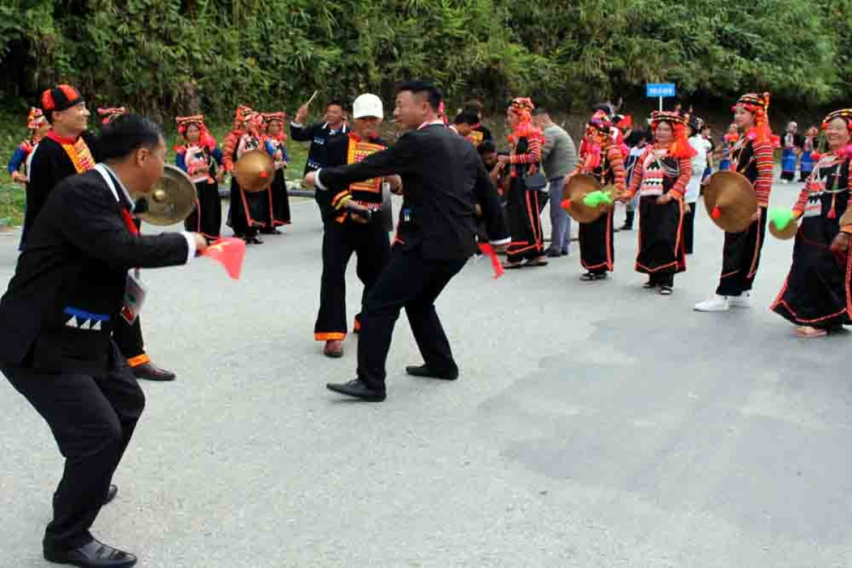 Những màn diễu hành trên đường phố tạo ấn tượng tốt đẹp, khó quên trong lòng du khách và người dân địa phương