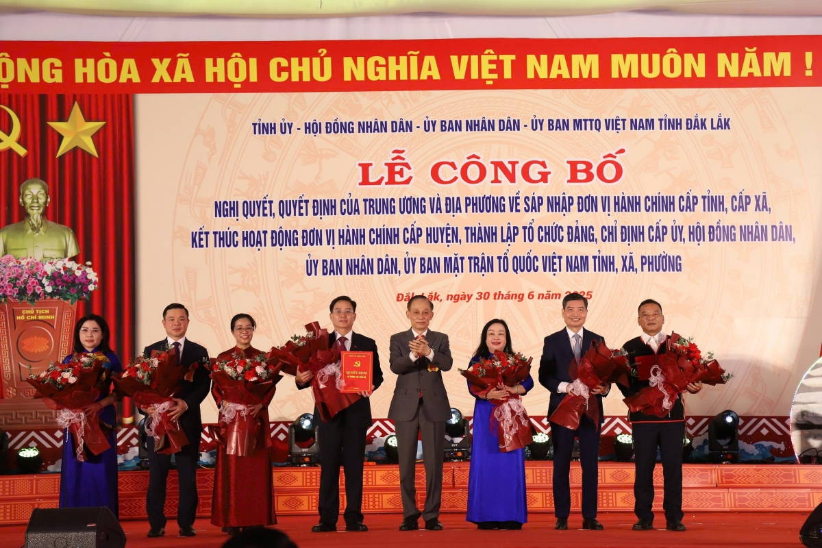 Wa Lê Hoài Trung, Bí thư Trung ương Đảng, Chánh Văn phòng Trung ương
Đảng ntăm nău n'glêh an njêng n'gor mhe