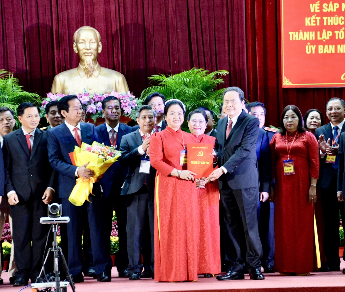 Kruanh dak Quốc hội Trần Thanh Mẫn râng Lễ Lễ mbơh n’hanh ndơ̆ nău n’glêh an ta nkual ƀon têh Cần Thơ