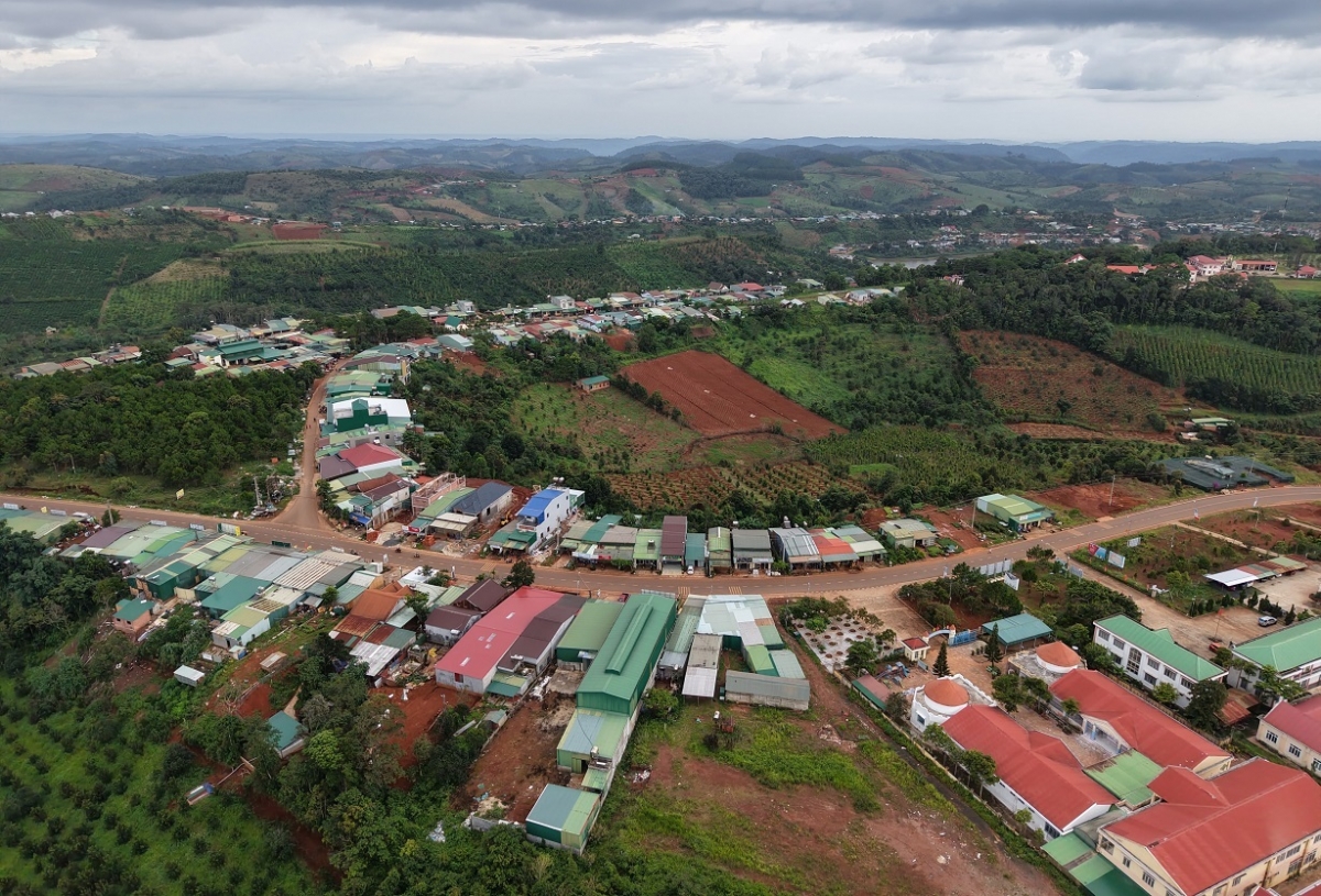 Tơring sơlam teh đak Quảng Trực, apŭng Tuy Đức, dêh char Dak Nông tơplih rim năr.