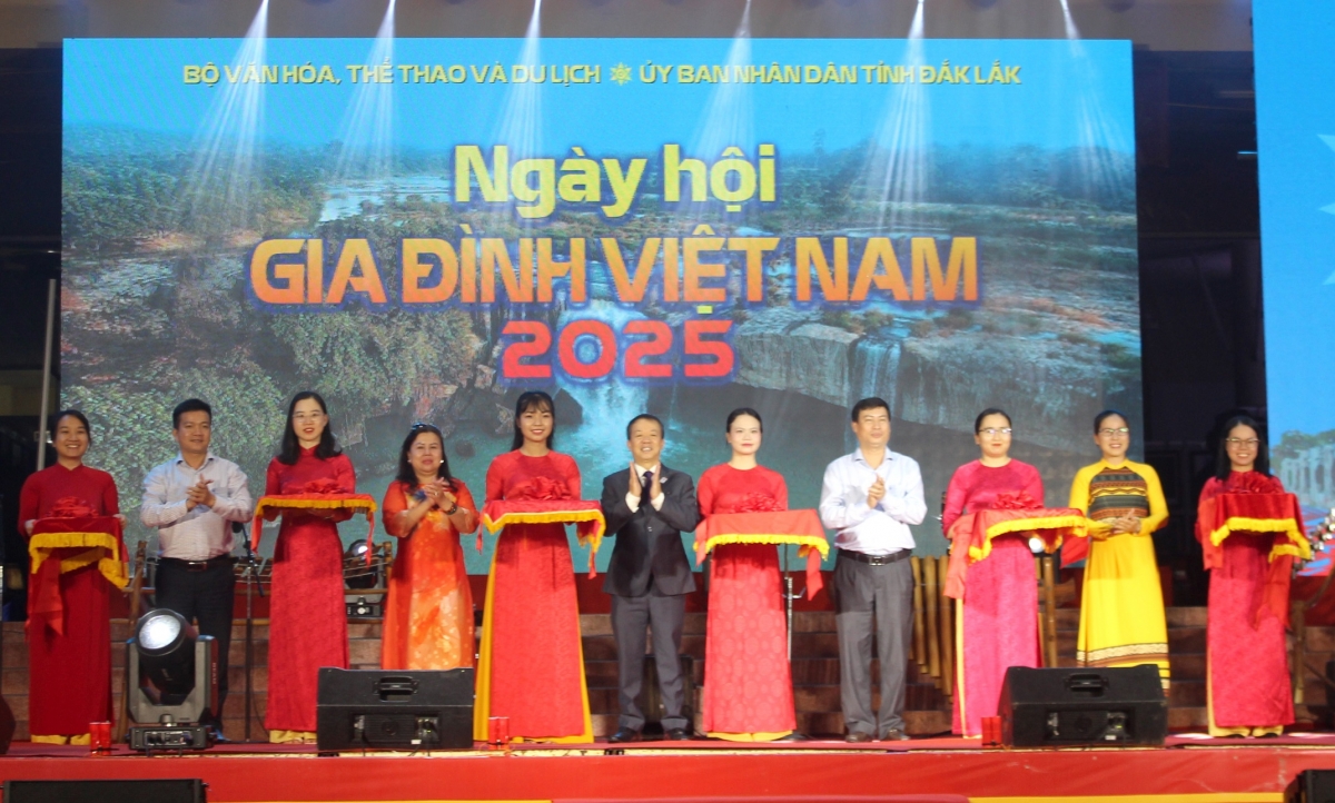 Nar rgum rnăk wâl Việt Nam năm aơ ƀư ta Dak Lak ntơm bah nar 25/6 -30/6