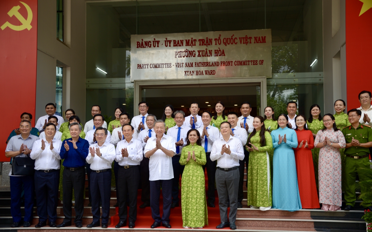 Kăn xiâm pơkuâ hnê ngăn Đảng séa ngăn troăng pêi khu râ kăn pơkuâ péa râ a pơlê kong kân Hồ Chí Minh.