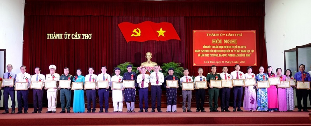 Can Tho bac megru saong ngak tui jalan diukrai