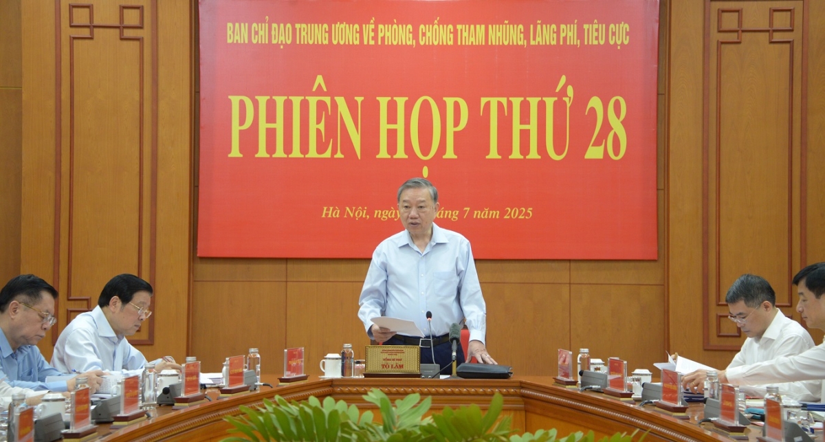Tổng Bí thư Tô Lâm pơma tơ̆ jơ hop akŏm