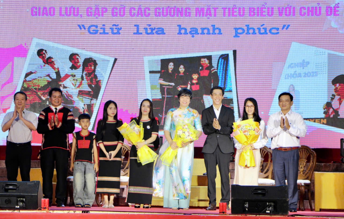 Hruê gŏ sang Việt Nam mrâo mkŏ mjing ti Dak Lak