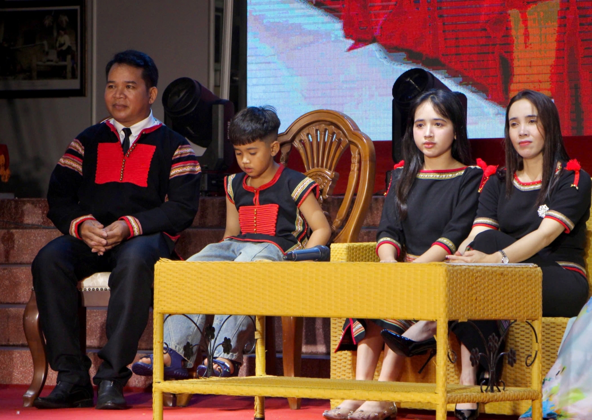 Ngoh Y Duyệt Niê mơdoh chôu phut vâ rak ngăn dêi on veăng rơpŏng hngêi