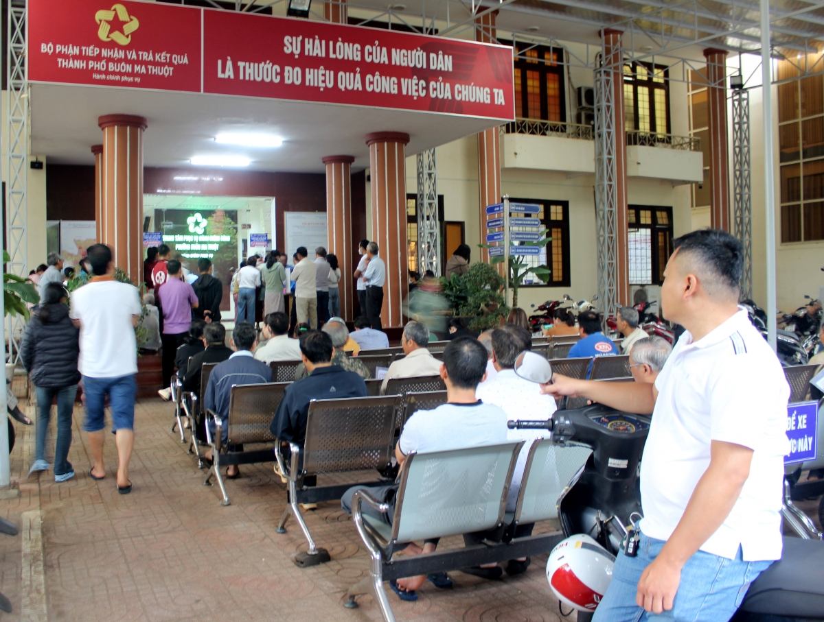 Sap ing 6 chô kơxo má, cho kơdrâm kuăn pơlê troh Tíu xiâm tơnêi têa bêng Ƀuôn Ma Thuột pro mâu mơ-éa tơnêi têa