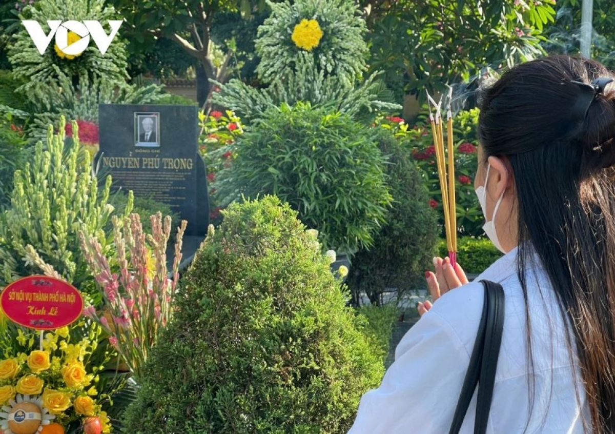 Lơ bơngai bơngai truh soh hlôt nhang ƀlŏk hơdơ̆r kơ ƀok Tổng Bí thư Nguyễn Phú Trọng