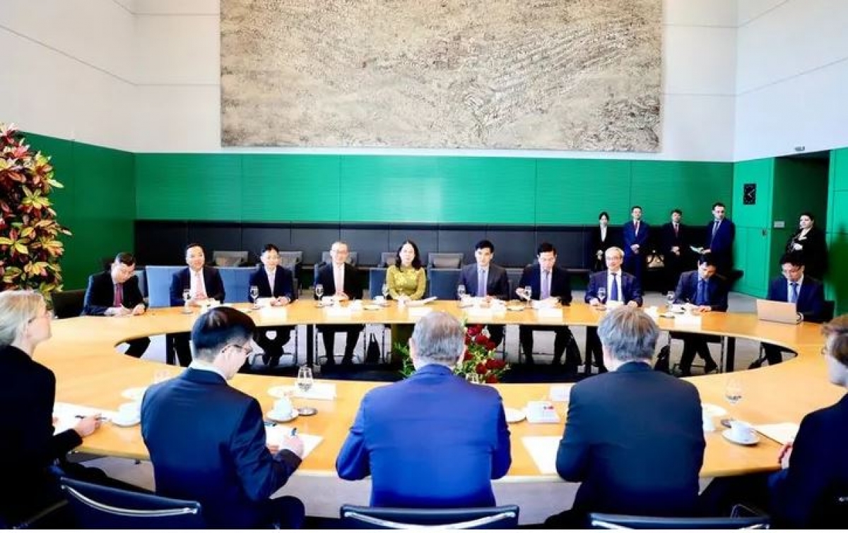 Kơiăng khua lăn čar Võ Thị Ánh Xuân bi trông hŏng Kơiăng khua Anôk bruă kƀĭn ala Bodo Ramelow.