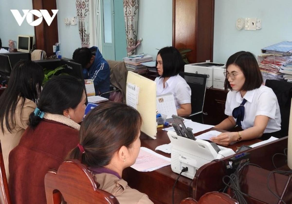 Kon pơlei năm pơm hla bơar tơ̆ tơring tôch lăp đon hăm trong bơ̆ jang đơ̆ng khul kang ƀô̆.