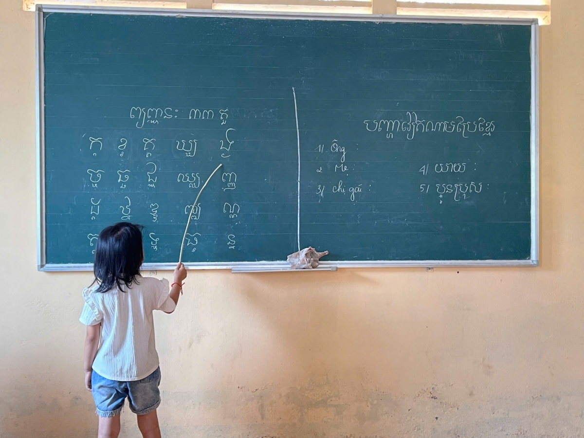 Trẻ em Khmer - Mầm non giữ gìn di sản
