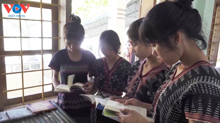 Trường THPT Tây Giang ting pâh bh’rợ ra pă pa căh sách lâng văn hóa apêê acoon coh Việt Nam